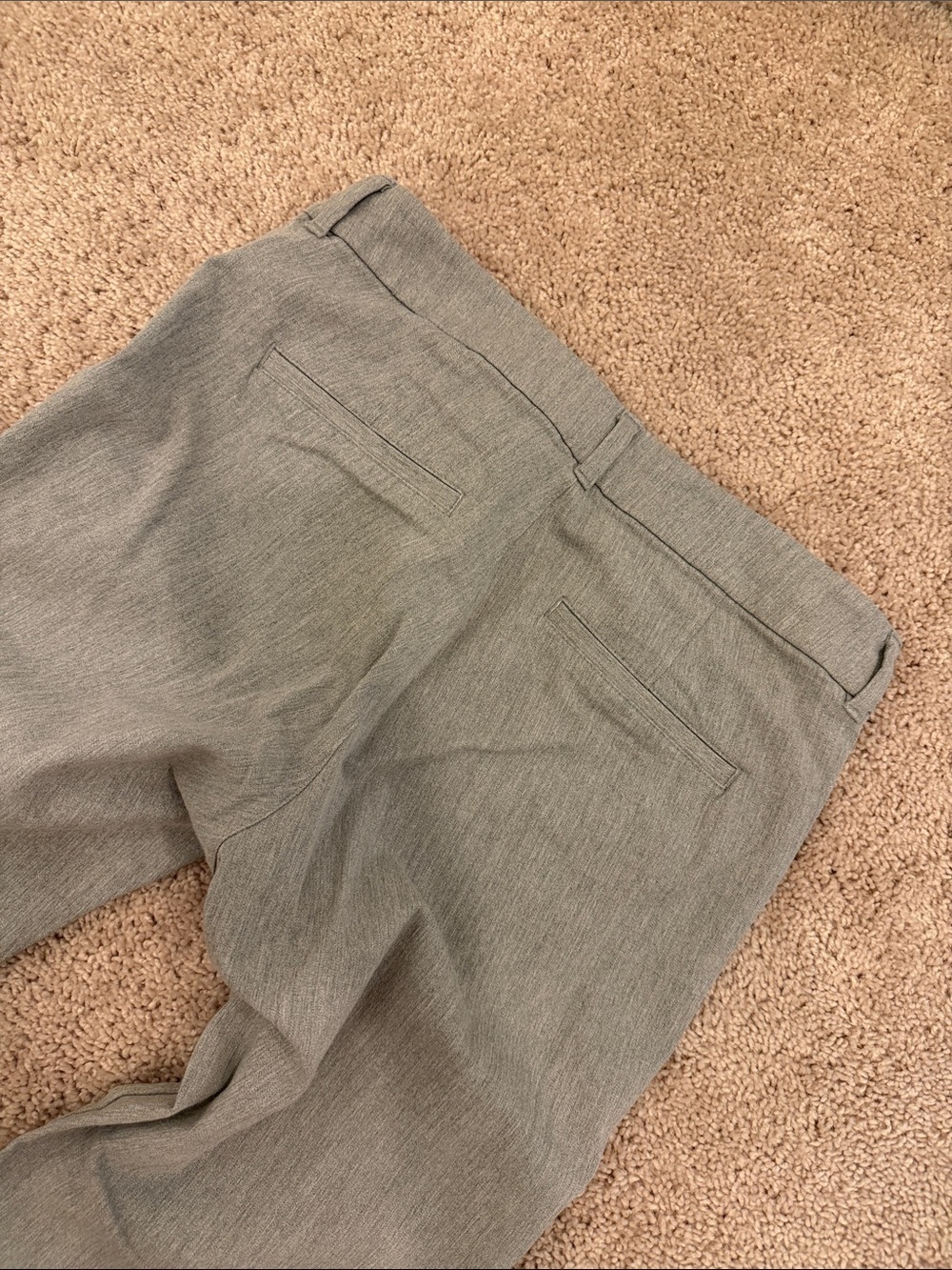 Old Navy Women’s Light Gray Pixie - Picture 5 of 6